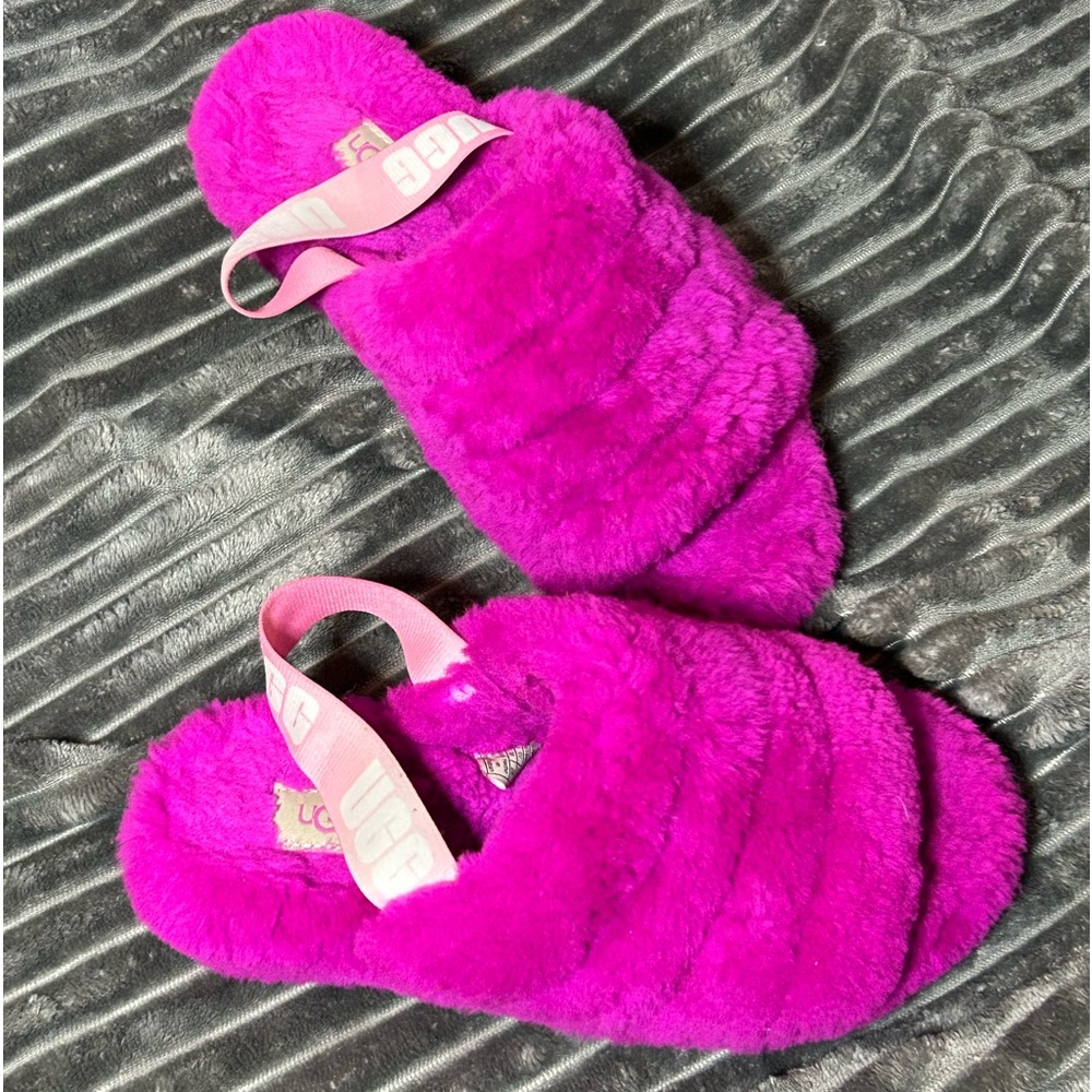 Ugg bright Fluff Yeah sheep fur pink slide slipper with elastic size 8 women’s